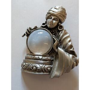 JJ Vintage Fortune Teller Mystic Seer Crystal Ball Pin Brooch Pewter Tone rare
